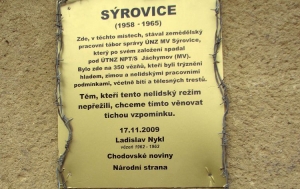 Sýrovice. Pamětní deska vězňům zemědělského pracovního tábora