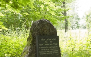 České Žleby. Pomník obětem násilí let 1938–1989