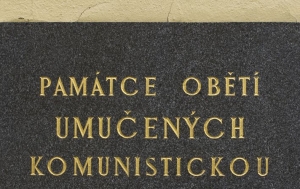 Praha 1. Pamětní deska obětem komunistické policie